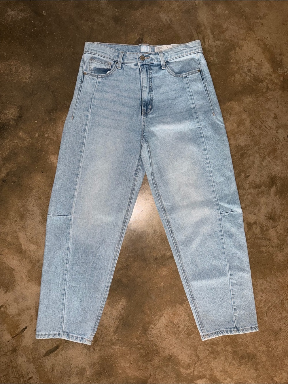 NWT Time & Tru Barrel Leg Jeans High Rise Light Wash Size 8 - Picture 1 of 7